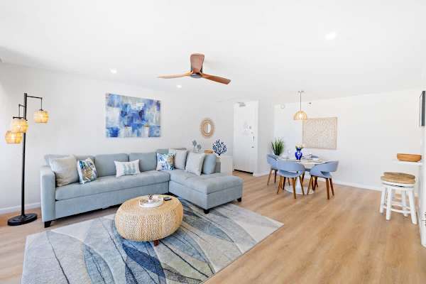 Overview of the living area and dining area!