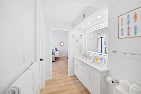 Access to the bathroom from the living room!
