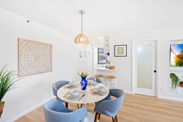 Dining area with 4 chairs!