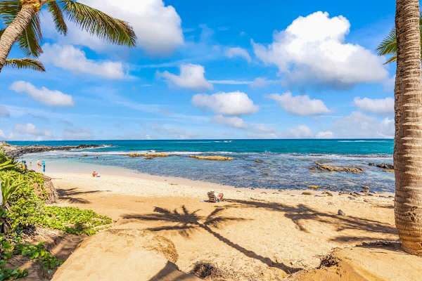 Mama's Fish House Beach, just 2 walking minutes from the Condo