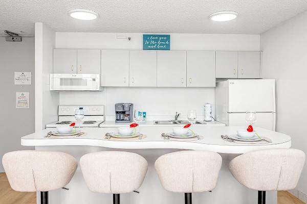 Countertop with 4 bar stools