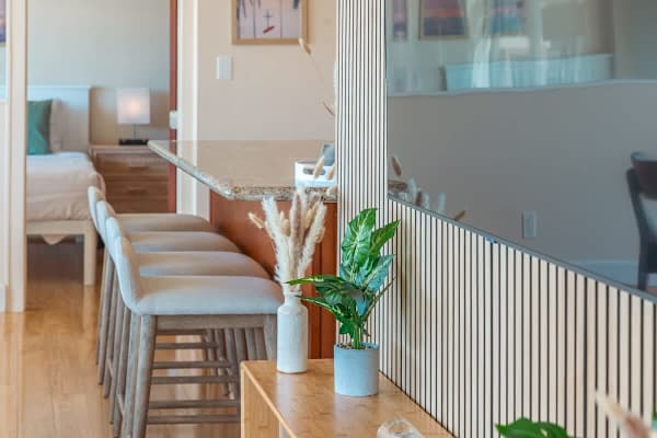 Countertop with 4 bar stools
