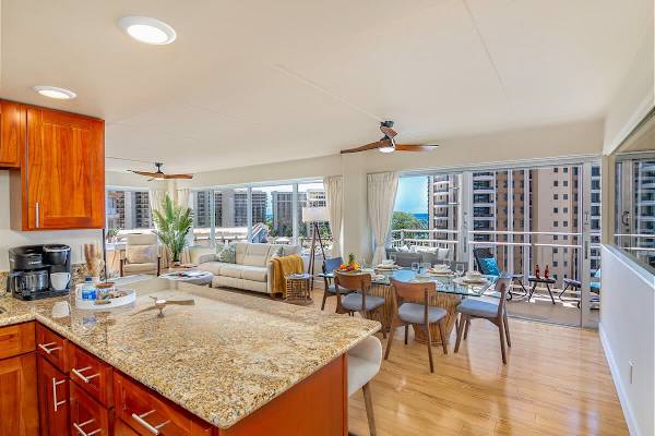 Overview of the kitchen and dining