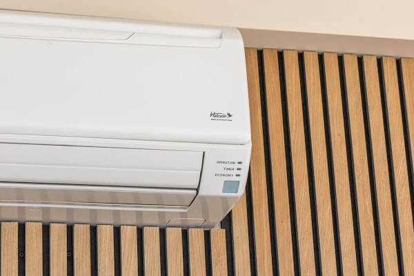 Split-type air-conditioning for your convenience.