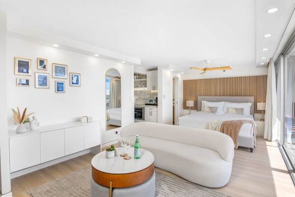 An overview of this beautifully remodeled condo.