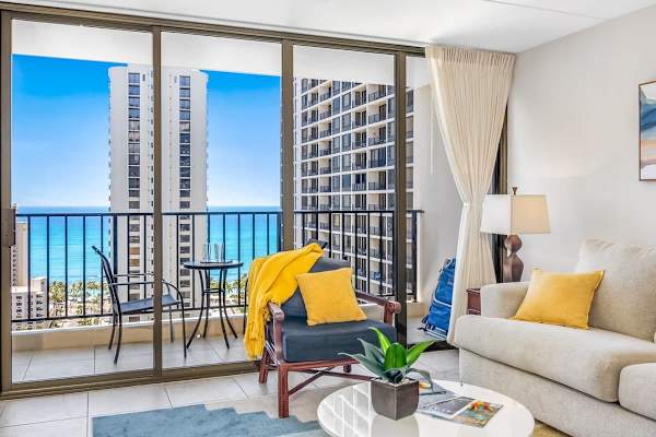 Beautiful stunning ocean view from your living room.