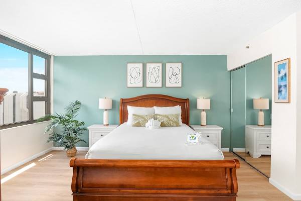 Your bedroom is perfect for relaxation after a tiring day roaming around the island with its king-size bed and 2 nightstands.