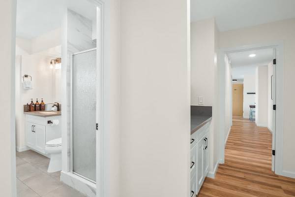 Hallway to the bedrooms and bathroom.