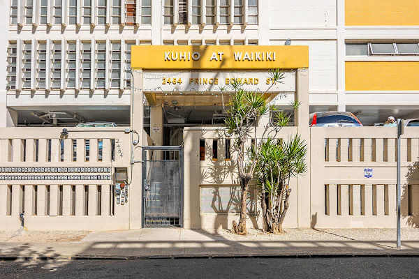 Welcome to Kuhio at Waikiki back gate at Prince Edward St.