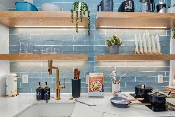 Your fully equipped kitchen with full-size appliances.