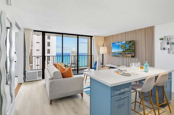 Have a relaxing stay in this beautifully renovated condo with stunning ocean views from your kitchen, and balcony!