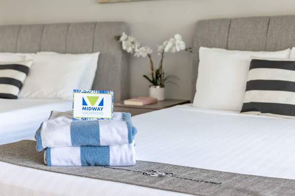We provide one set of towels per guest.