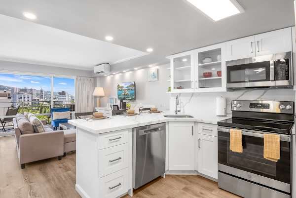 A fully equipped kitchen perfect for your culinary needs, with a dishwasher.