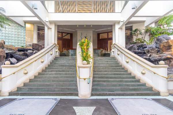 Welcome to Ilikai Hotel