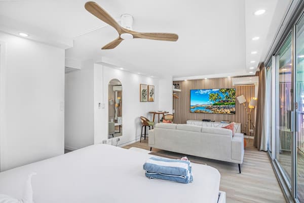 Newly renovated with new furniture. A regular sofa and a 75'' Samsung Smart TV.