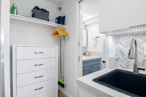 Drawer, hangers are also available for your clothes storage