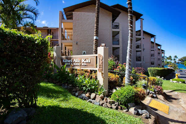 Beachside Kihei retreat w/ pool & hot tub