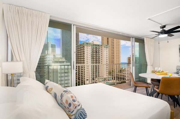 Queen-size bed perfect for your relaxation
