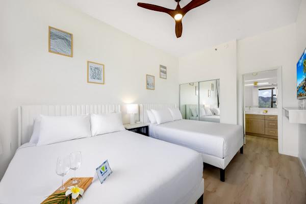 2 queen-sized beds in the bedroom