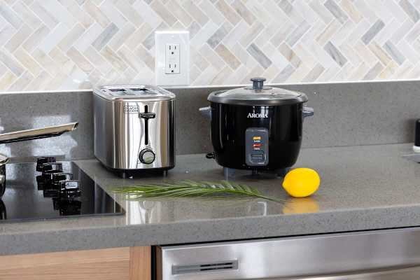 Rice cooker and toaster
