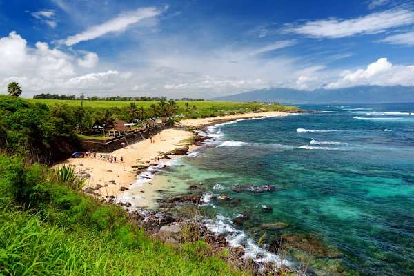 Explore the beauty of Maui