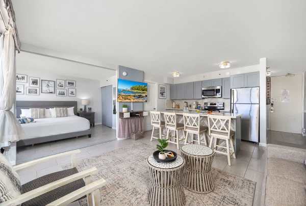 Seamlessly blending comfort and convenience, this open-concept condo offers a fully equipped kitchen, an inviting living area, and a cozy bedroom retreat.