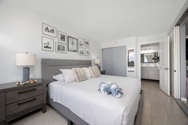 Unwind in this serene and beautifully decorated bedroom, complete with direct access to a stylish en-suite bathroom, ensuring a private and comfortable retreat.