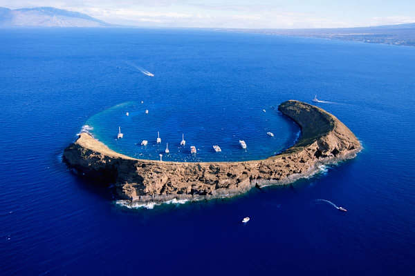Explore the beauty of Maui