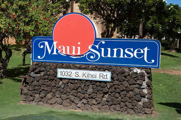 Welcome to the iconic Maui Sunset resort located at 1032 S. Kihei Rd.