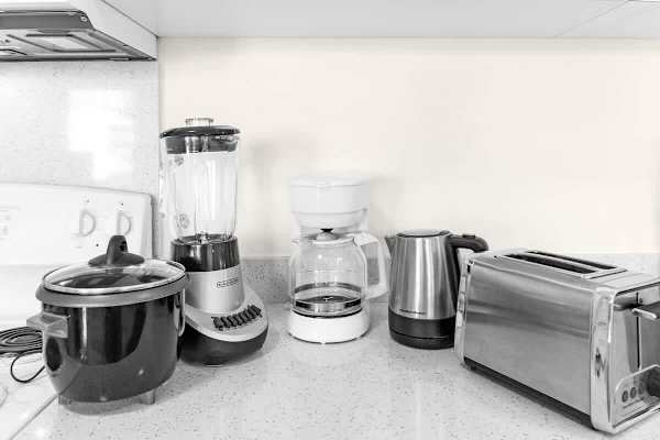 Appliances available in the kitchen!