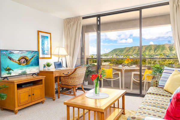 Great view from the balcony facing Diamond Head 