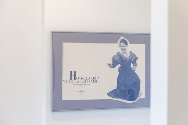 Adorned with charming Hawaiian-themed artwork, the space is a delightful mix of modern comfort and local flair.