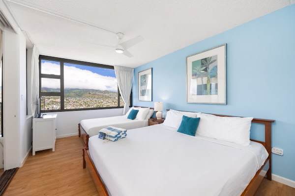 Sleep in comfort with 1 king bed and 1 full bed in your bedroom, plus enjoy the perfect view of the stunning mountain scenery.