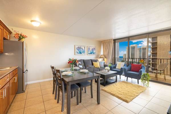 Dining table for up to 4 people