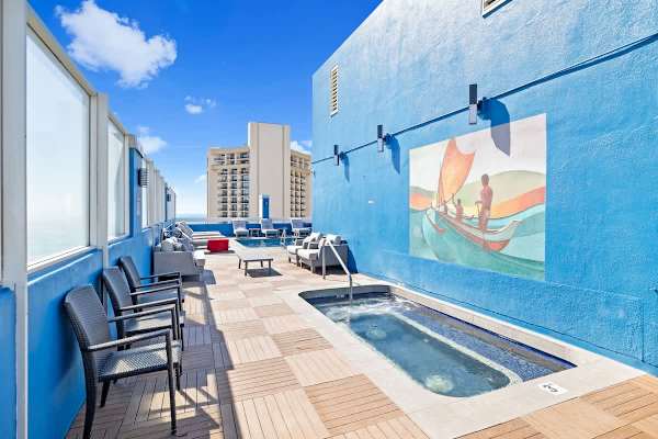 Hot tub on the rooftop