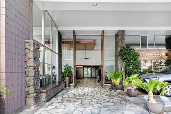 Pacific Monarch entrance to the lobby