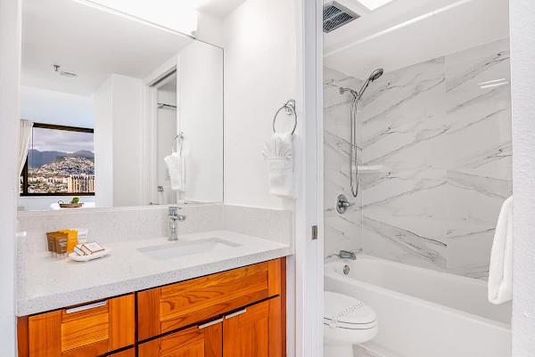 Refreshed in your full bathroom with tub and shower combo.
