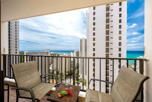 Savor panoramic ocean and city views from your private balcony, the perfect spot to enjoy a morning coffee or an evening toast with a refreshing breeze.