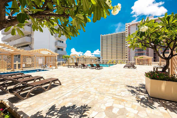 Soak up the sun or relax in the shade on our expansive outdoor terrace, featuring comfortable lounge chairs and stylish acabanas perfect for enjoying the beautiful weather. Plus enjoy the hot tub and pool on the 6th floor!