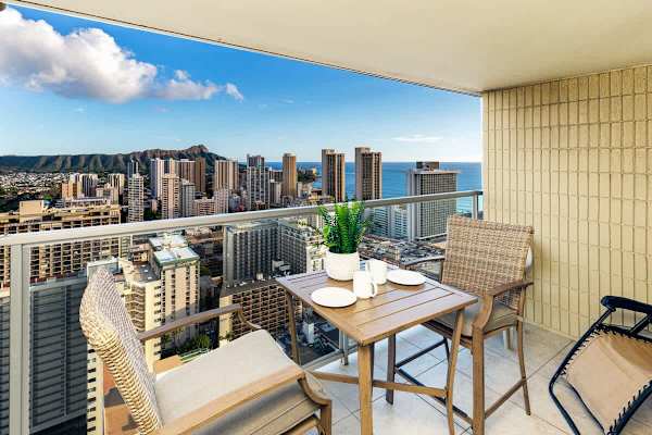 Enjoy beautiful Diamond Head, Ocean and Ala Wai Canal views from your balcony