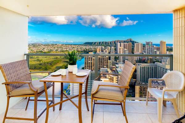 Enjoy breathtaking Diamond Head, Ocean and Ala Wai Canal views from your balcony