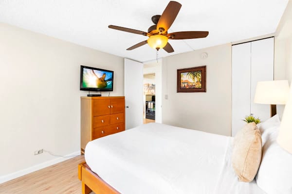 Queen size bed , dresser and Cable TV