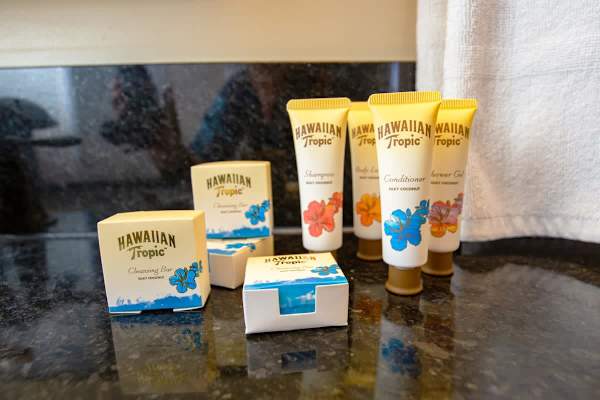Startup amenities include soap, shampoo, conditioner, shower gel, and lotion