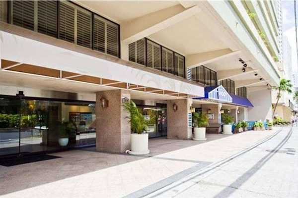 Aqua Palms entrance