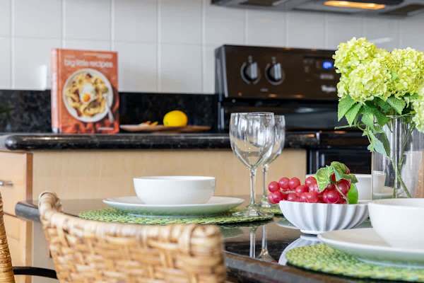 Kitchen and Dining area details