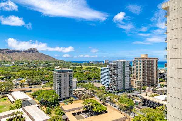 View of the Diamond Head Mountain from the balcony