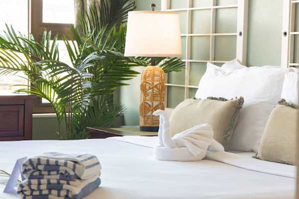 King-size bed for a restful night's sleep. Plus, a bedside lamp.
