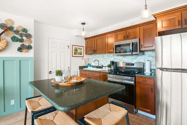 Perfect for shared meals with 4 bar stools.