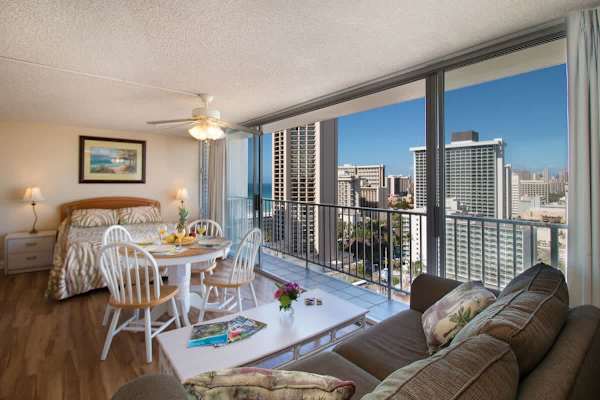 A beautiful studio with ocean and city views