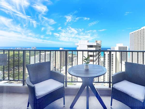 Unwind on your balcony while soaking in the breathtaking cityscape and ocean views.